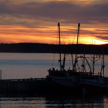 Oliver'S Landing Villa Rocky Harbour Ruang foto