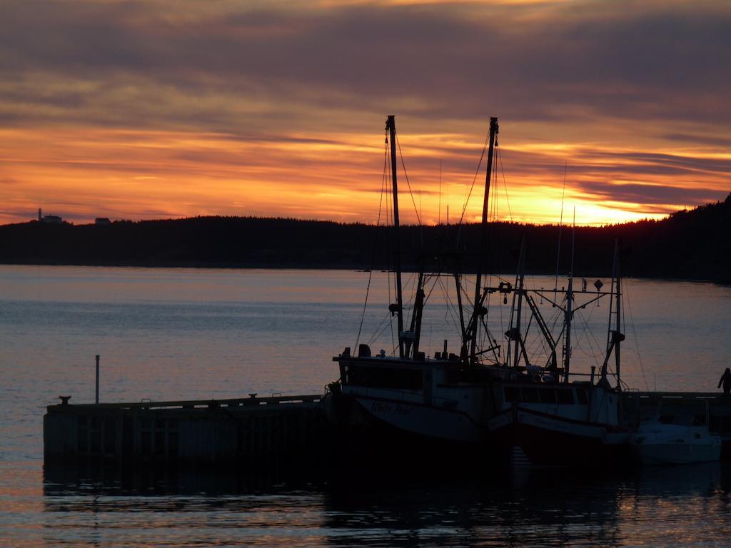 Oliver'S Landing Villa Rocky Harbour Ruang foto